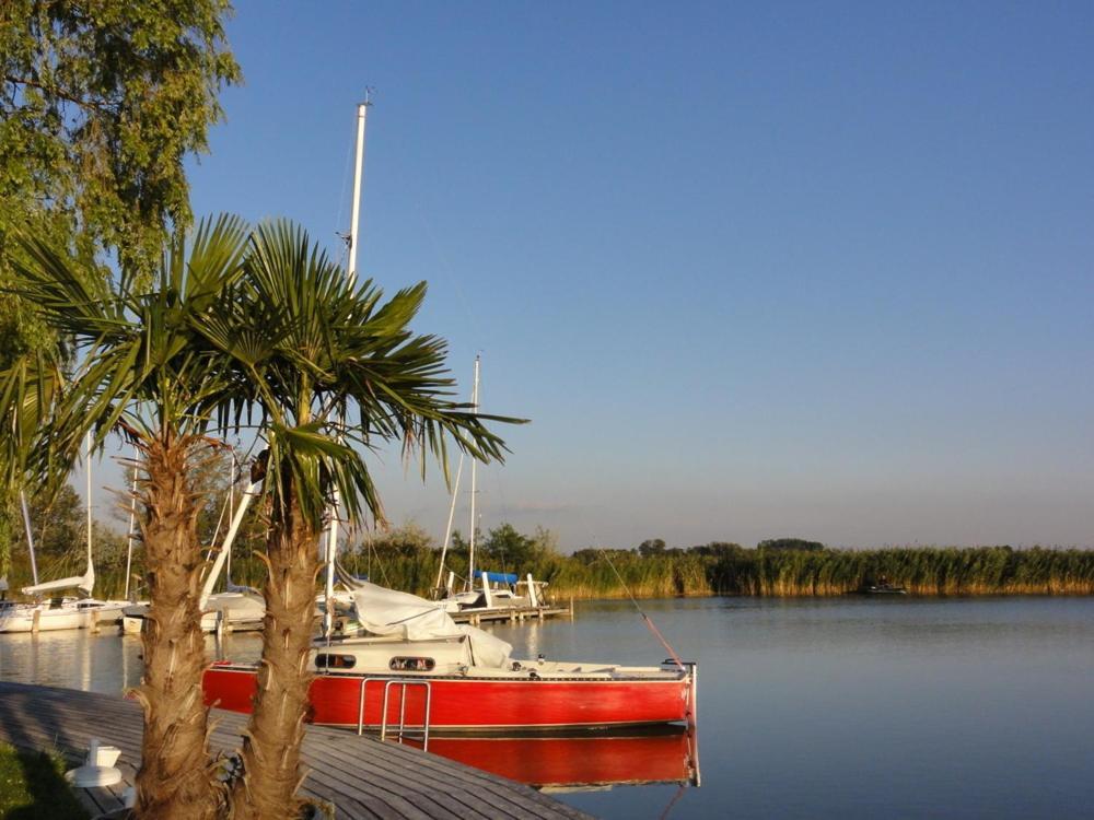 Hoteldorf Seepark Weiden Weiden am See Exterior foto